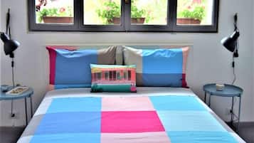 Cottage | 1 bedroom, individually furnished, iron/ironing board, travel cot
