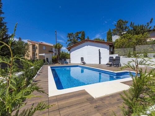 Modern Apartment With Swimming Pool and Terrace