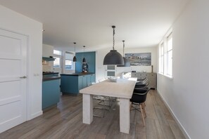 House | Dining - Holiday Home for 8 near Seaside Resort of Oostkapelle-Vrouwenpolder (Serooskerke)