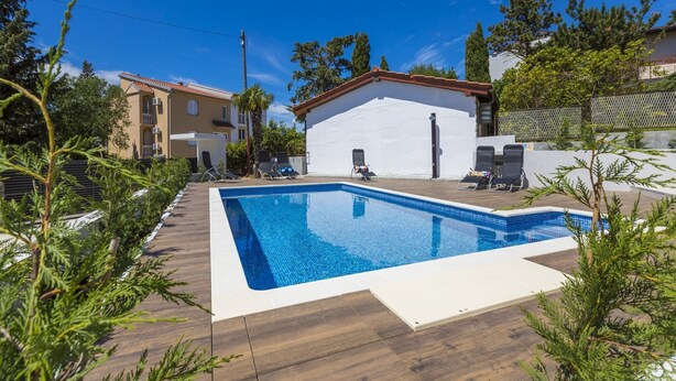 Unclassified image, 1 of 20, button - Comfortable Apartment With Pool and Large Covered Terrace (Crikvenica)