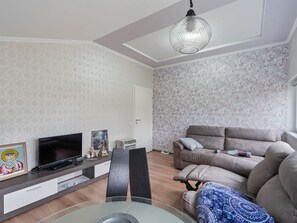 Living room - Modest Apartment in Bad Soden-Salmünster near Hiking (Bad Soden-Salmuenster)