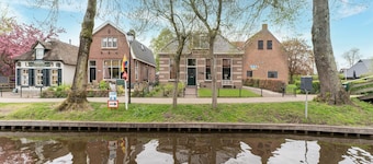 Wonderful Mansion in Giethoorn near Museum with Terrace