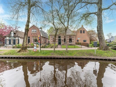Wonderful Mansion in Giethoorn near Museum with Terrace