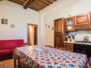 House | 3 bedrooms, individually furnished, iron/ironing board, bed sheets - Belvilla by OYO Pergola (Vinci)