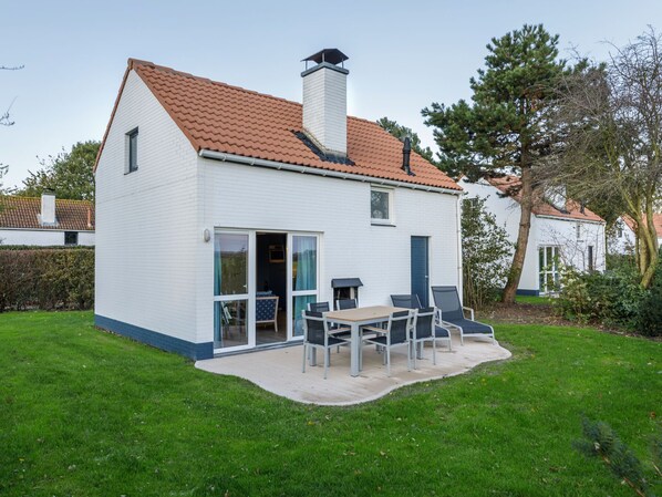 Balcony - Restyled House With Fireplace Near the Sea (De Haan)