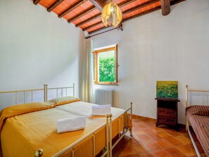 House | 3 bedrooms, individually furnished, bed sheets - Montaione Harmony: Lodging (Gambassi Terme)