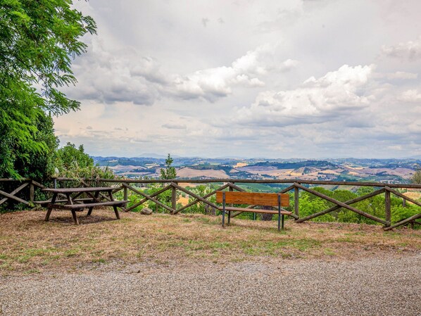View from property - Montaione Harmony: Lodging (Gambassi Terme)
