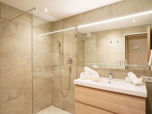 Shower, towels