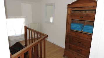 2 bedrooms, individually furnished, bed sheets
