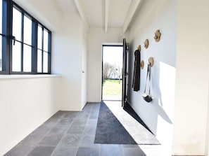 Reception - Serene Holiday Home in Nieuwvliet With Garden (Nieuwvliet)