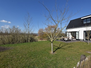 Exterior - Serene Holiday Home in Nieuwvliet With Garden (Nieuwvliet)