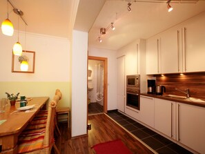 Fridge, microwave, oven, coffee/tea maker