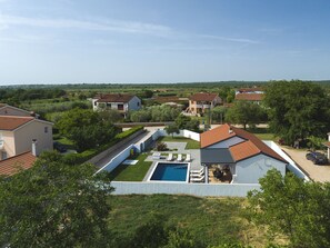 Hus | Pool | Utomhuspool