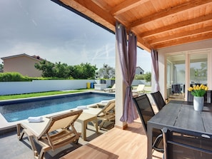 Pool - House in Valbandon Near Brijuni National Park (Fazana)