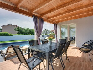 Dining - House in Valbandon Near Brijuni National Park (Fazana)