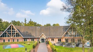 Exterior - Luxurious Villa With sun Shower, in a Wooded Area (Hooghalen)