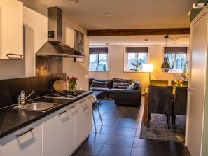 Coffee/tea maker, fridge, microwave, dishwasher