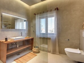 Villa | Bathroom