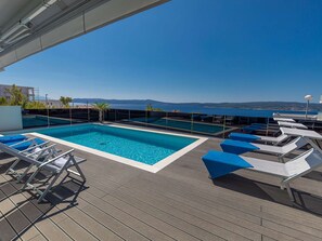 Pool - Exceptional Villa with Pool & Amazing Roof Terrace with Hot Tub & Sea View (Crikvenica)