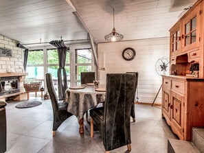 Dining - Cosy Chalet in Oignies-en-thiérache With an Private Garden (Viroinval)