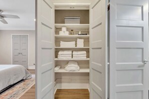 1 Schlafzimmer, Bügeleisen/Bügelbrett, kostenloses WLAN, Bettwäsche