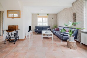 Bungalow | Living room - Lush Bungalow in Beek Gem Montferl& with Hot Tub (Beek)