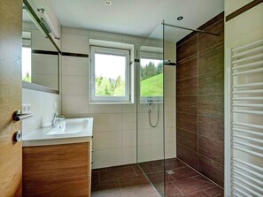 Shower, towels
