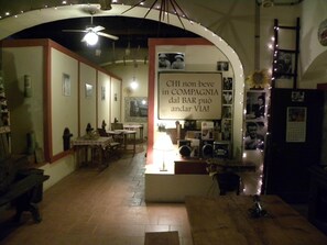 Game room - Apartment With Pool, Rignano (Rignano sull'Arno)