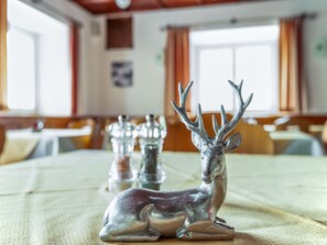 Dining - Cosy Apartment With Sauna in Stuben am Arlberg (Kloesterle am Arlberg)