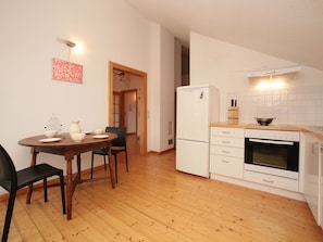 Fridge, microwave, oven, dishwasher - Modern Apartment in Zell am See Near Elisabeth Park (Zell am See)