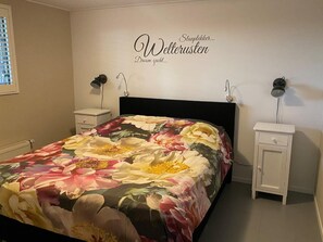 Cottage | 3 bedrooms, individually furnished, iron/ironing board, travel crib - Cottage in Paesens Near Wadden Sea (Paesens)