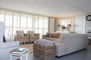 Cottage | Living room - Cottage in Paesens Near Wadden Sea (Paesens)