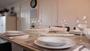 Cottage | Dining