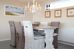 Cottage | Dining - Cottage in Paesens Near Wadden Sea (Paesens)