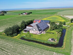 บริเวณภายนอก