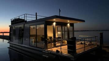 Mobile Home | Bahagian luar
