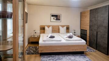 Apartment | 1 bedroom, individually furnished, bed sheets