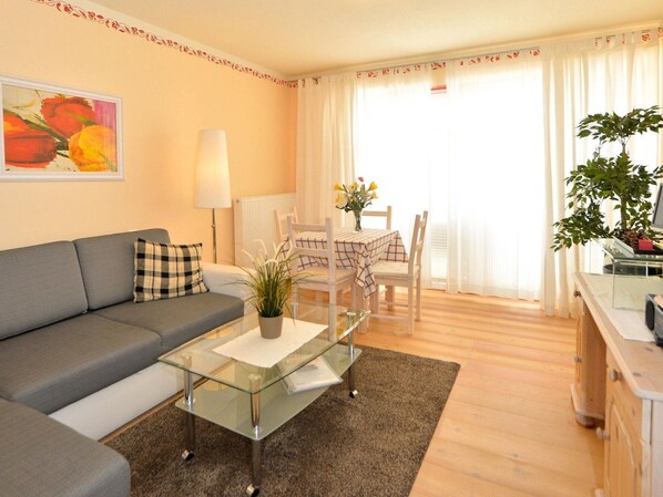 Apartment | Dining