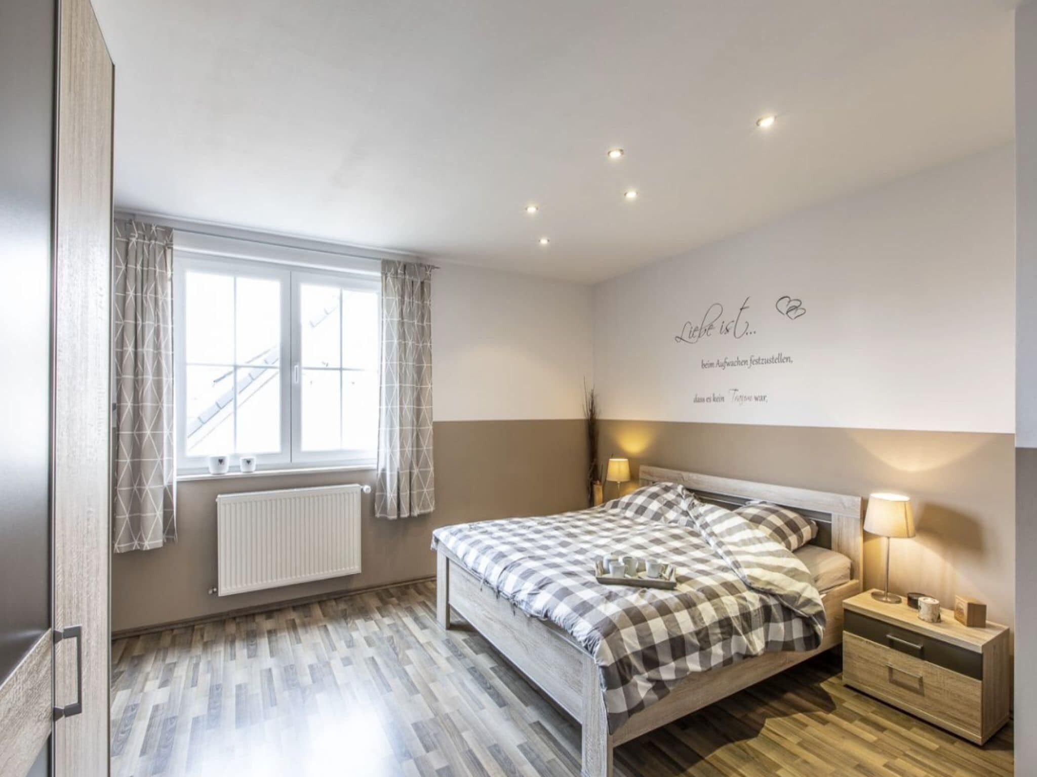 Maison | 3 chambres, ameublement personnalisé, fer et planche à repasser