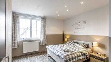 Maison | 3 chambres, ameublement personnalisé, fer et planche à repasser