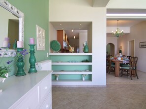 Villa | Dining