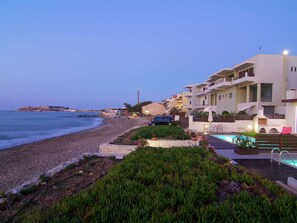 Villa | Pool | Indoor pool, outdoor pool