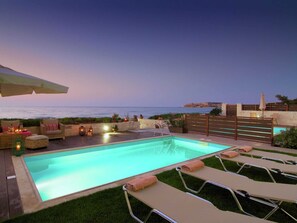 Villa | Pool | Indoor pool, outdoor pool