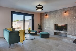 Villa | Living room - Villa in Valbandon Near Fazana Beaches (Fazana)