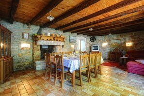Dining - Authentic Istrian Casa Foli With Pool Ideal for Families With Kids or Group of Friends (Svetvincenat)