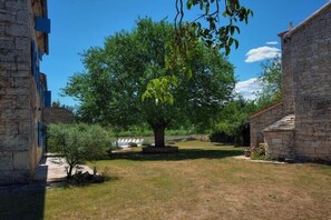 Exterior - Authentic Istrian Casa Foli With Pool Ideal for Families With Kids or Group of Friends (Svetvincenat)
