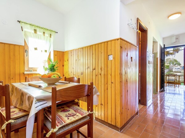 Holiday Home With Garden Located Near The Beach - Pula
