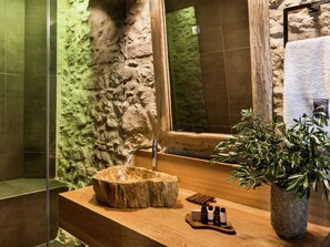 Villa | Badezimmer | Haartrockner, Seife, Shampoo