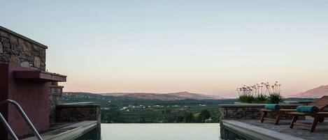 Villa | Pool | Inomhuspool och utomhuspool