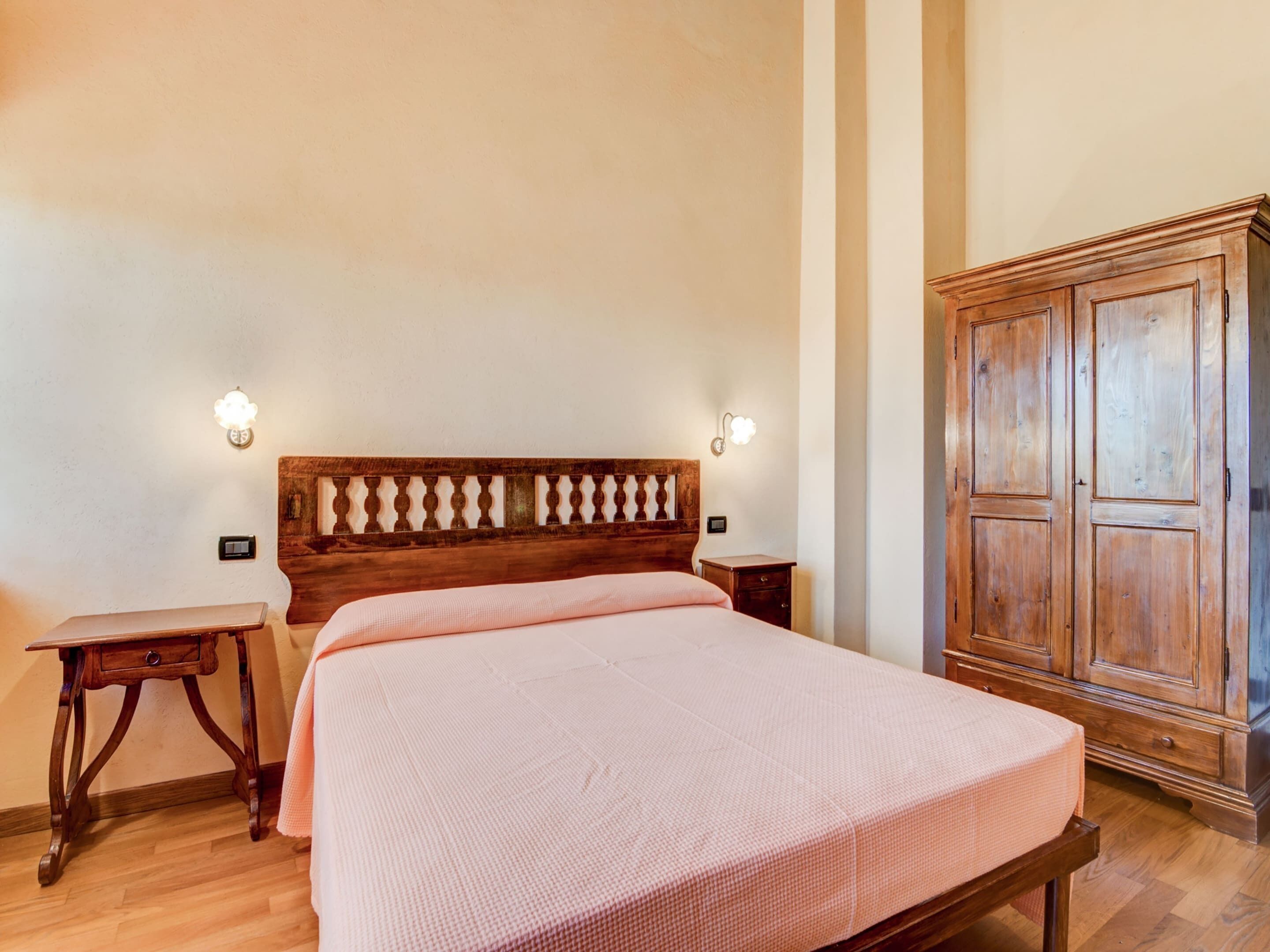 House | 3 bilik tidur, dilengkapkan perabot secara berasingan, cadar katil 